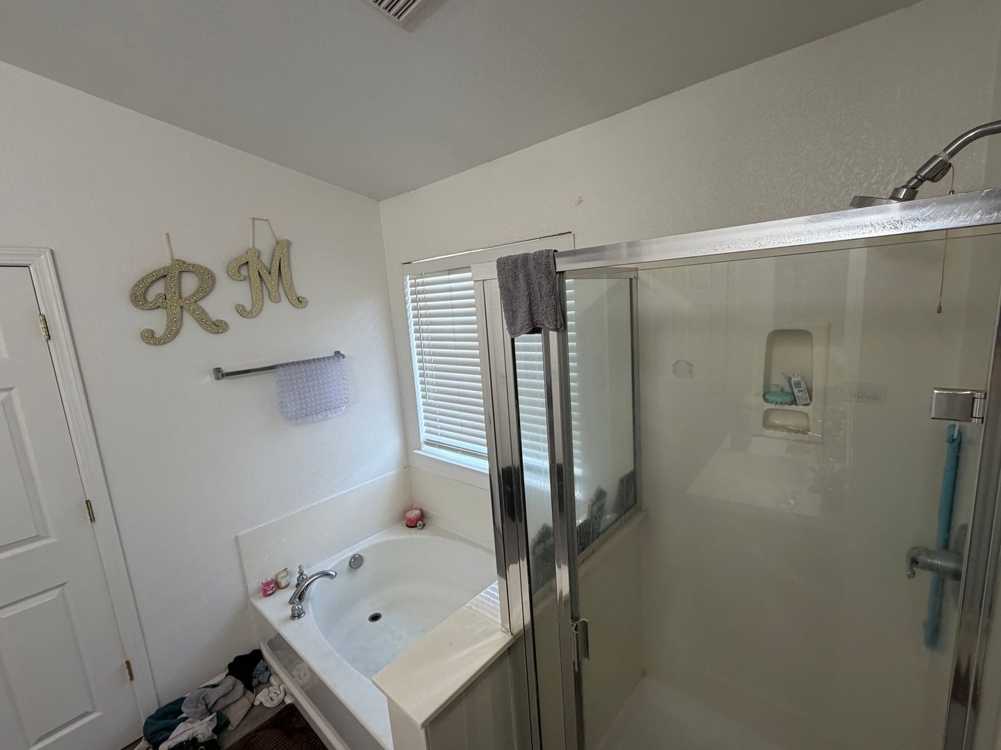 12 Jackdaw Ct  - Sacramento - California - 5 bed, 2.5 bath rental property