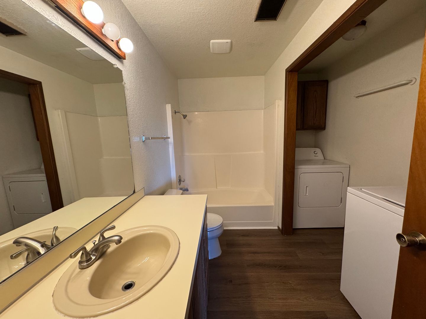 1411 G St. #B - Bellingham - Washington - 2 bed, 1 bath rental property