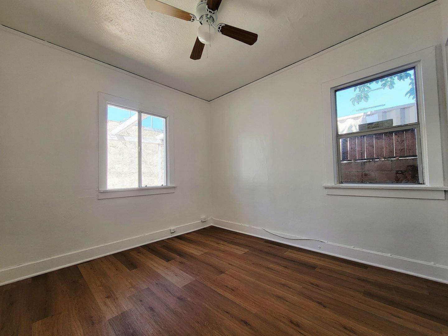 14422 - 14428 1/2 Haynes St. - Los Angeles - California - 2 bed, 1 bath rental property