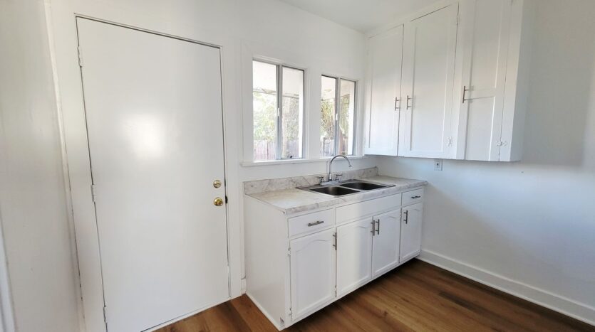 14422 - 14428 1/2 Haynes St. - Los Angeles - California - 2 bed, 1 bath rental property