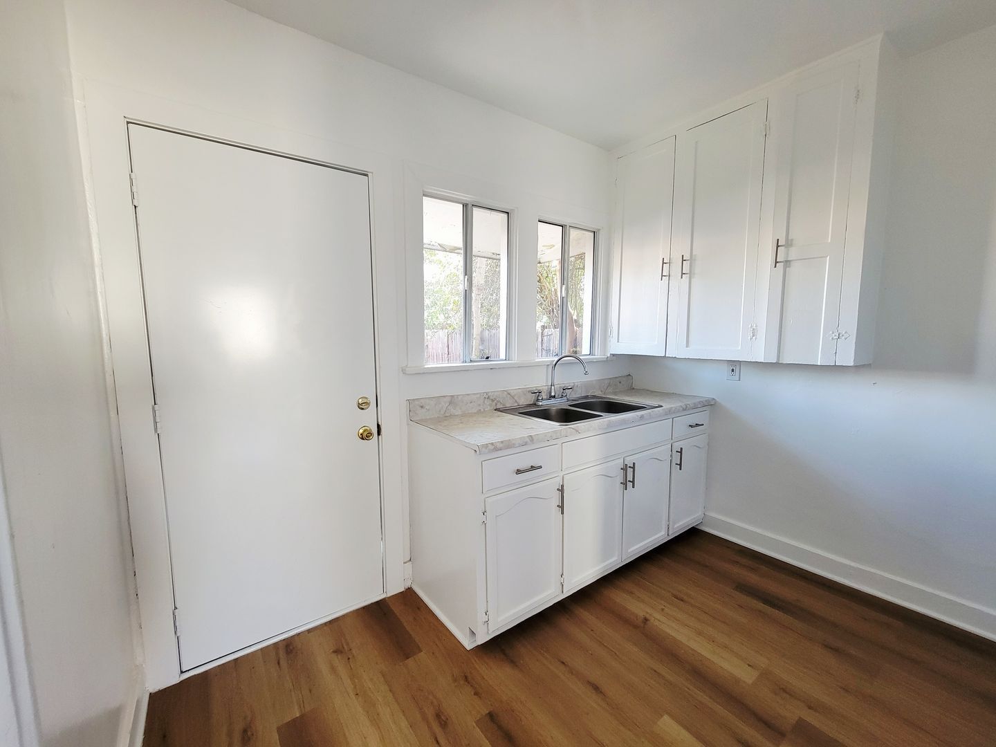 14422 - 14428 1/2 Haynes St. - Los Angeles - California - 2 bed, 1 bath rental property