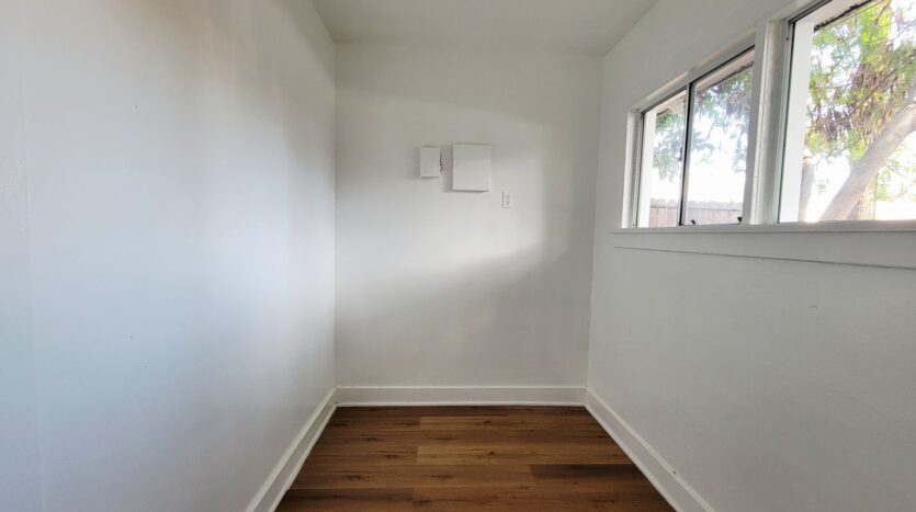 14422 - 14428 1/2 Haynes St. - Los Angeles - California - 2 bed, 1 bath rental property