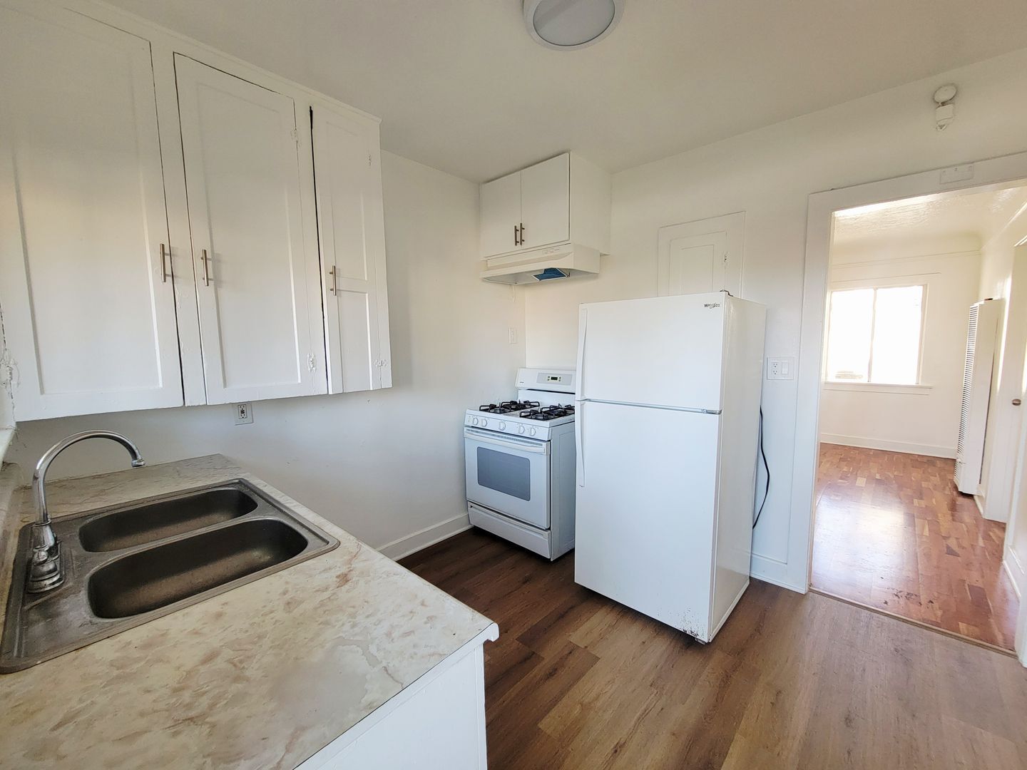 14422 - 14428 1/2 Haynes St. - Los Angeles - California - 2 bed, 1 bath rental property