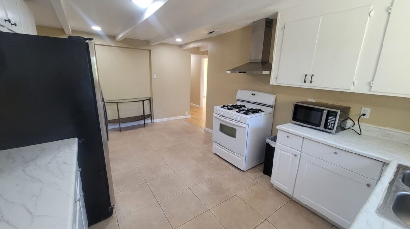 1528 Los Robles - Sacramento - California - 5 bed, 4 bath rental property