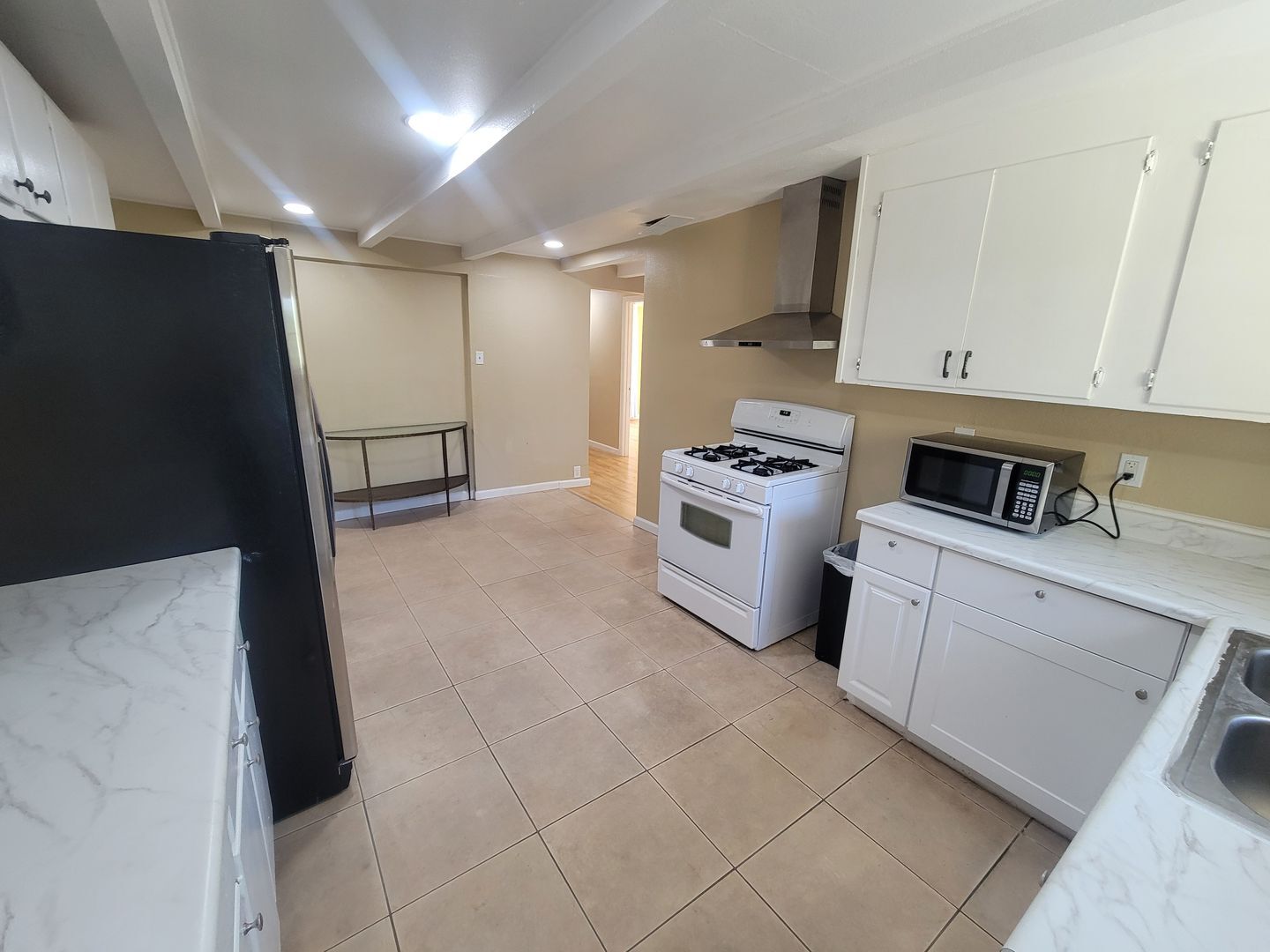1528 Los Robles - Sacramento - California - 5 bed, 4 bath rental property