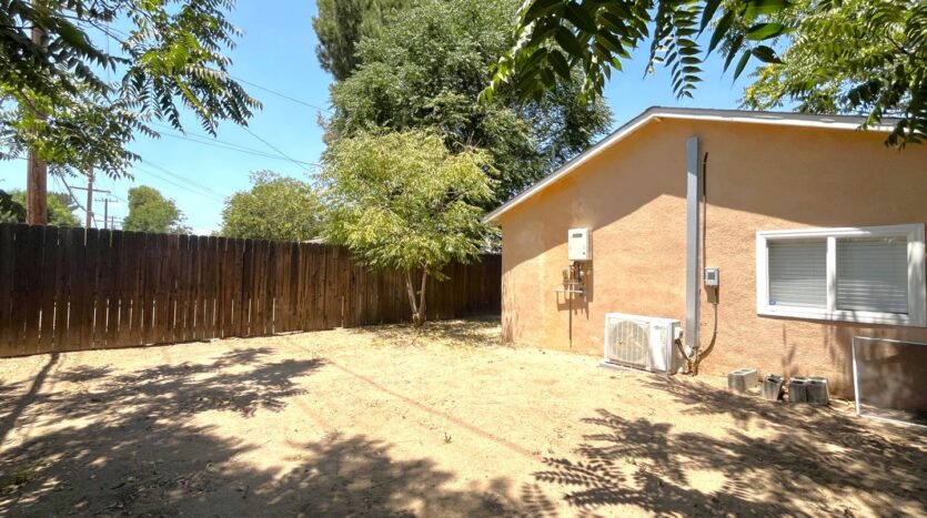 1629 Kendall Drive - San Bernardino - California - 1 bed, 1 bath rental property