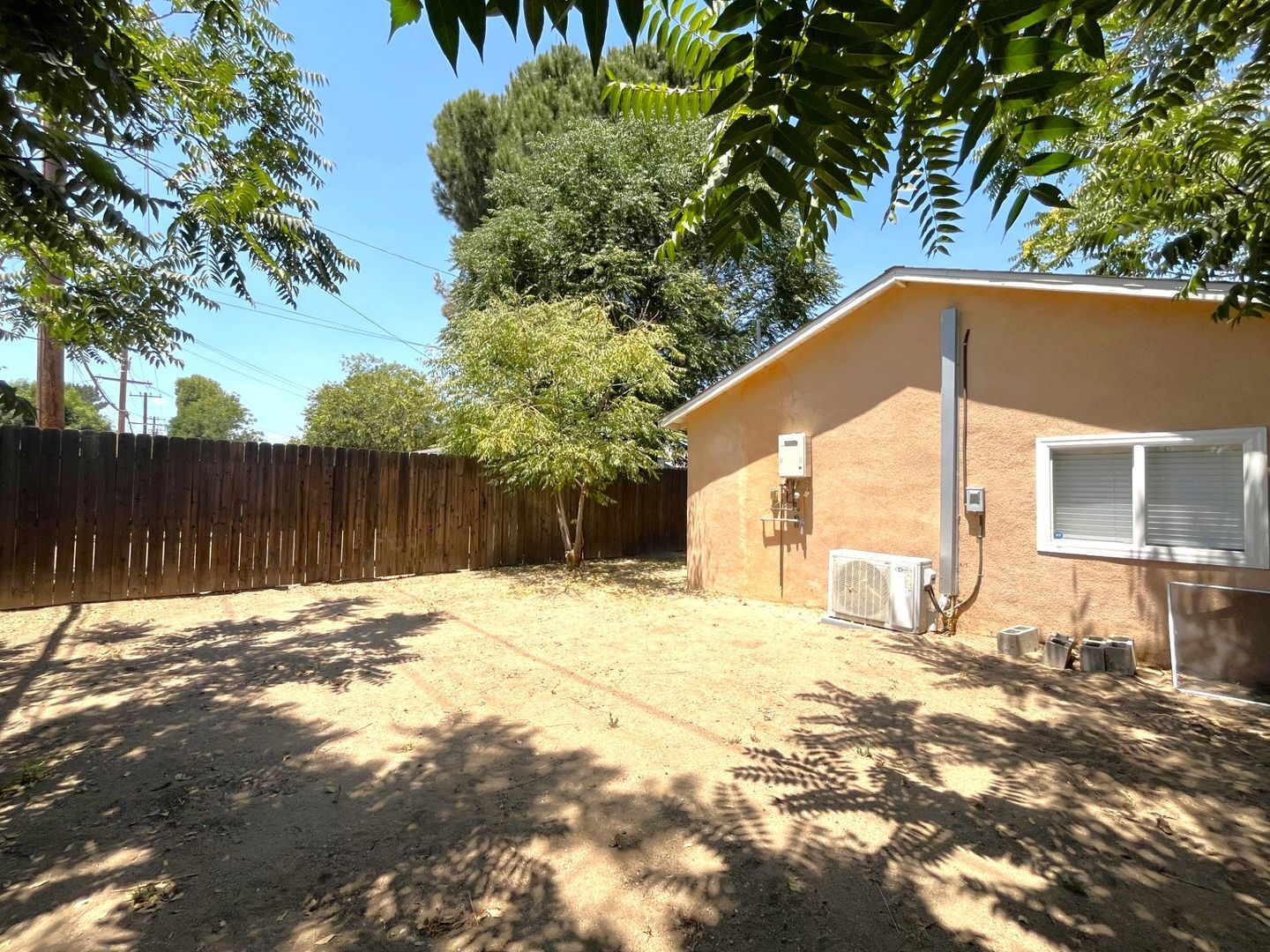 1629 Kendall Drive - San Bernardino - California - 1 bed, 1 bath rental property