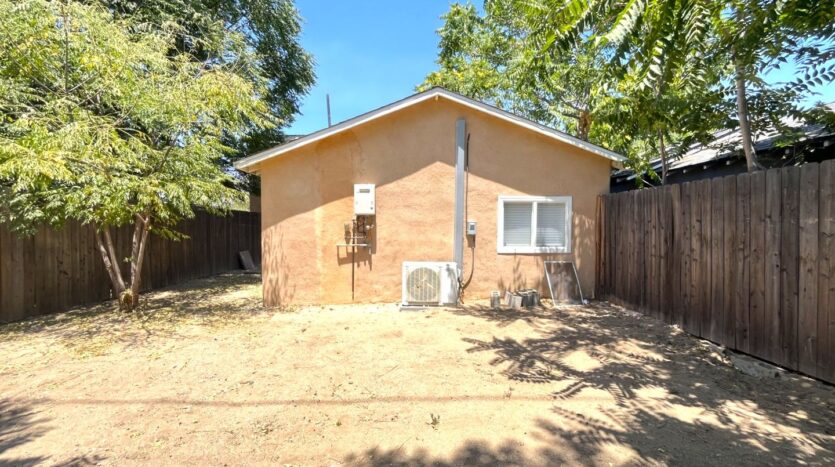 1629 Kendall Drive - San Bernardino - California - 1 bed, 1 bath rental property