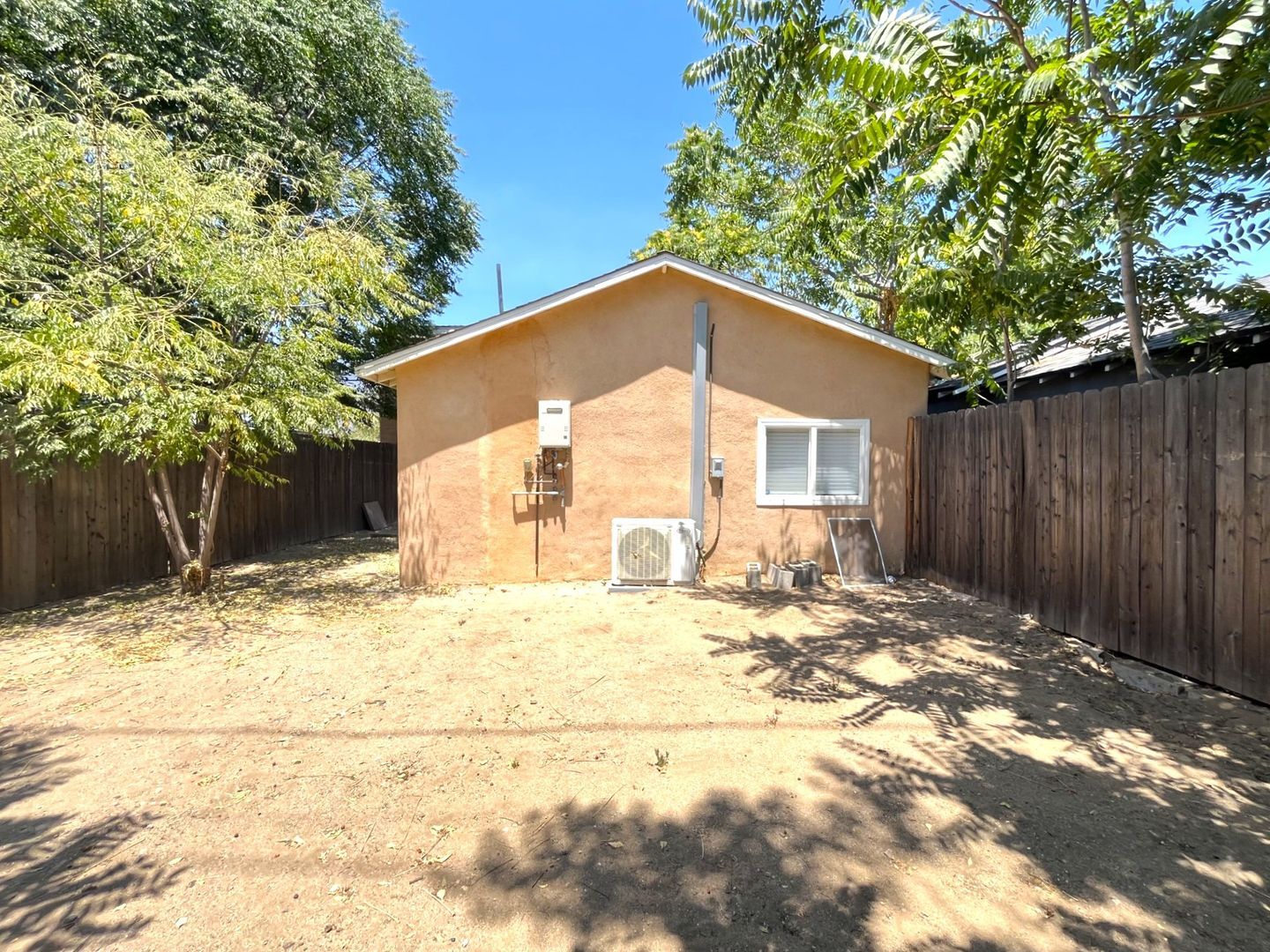 1629 Kendall Drive - San Bernardino - California - 1 bed, 1 bath rental property