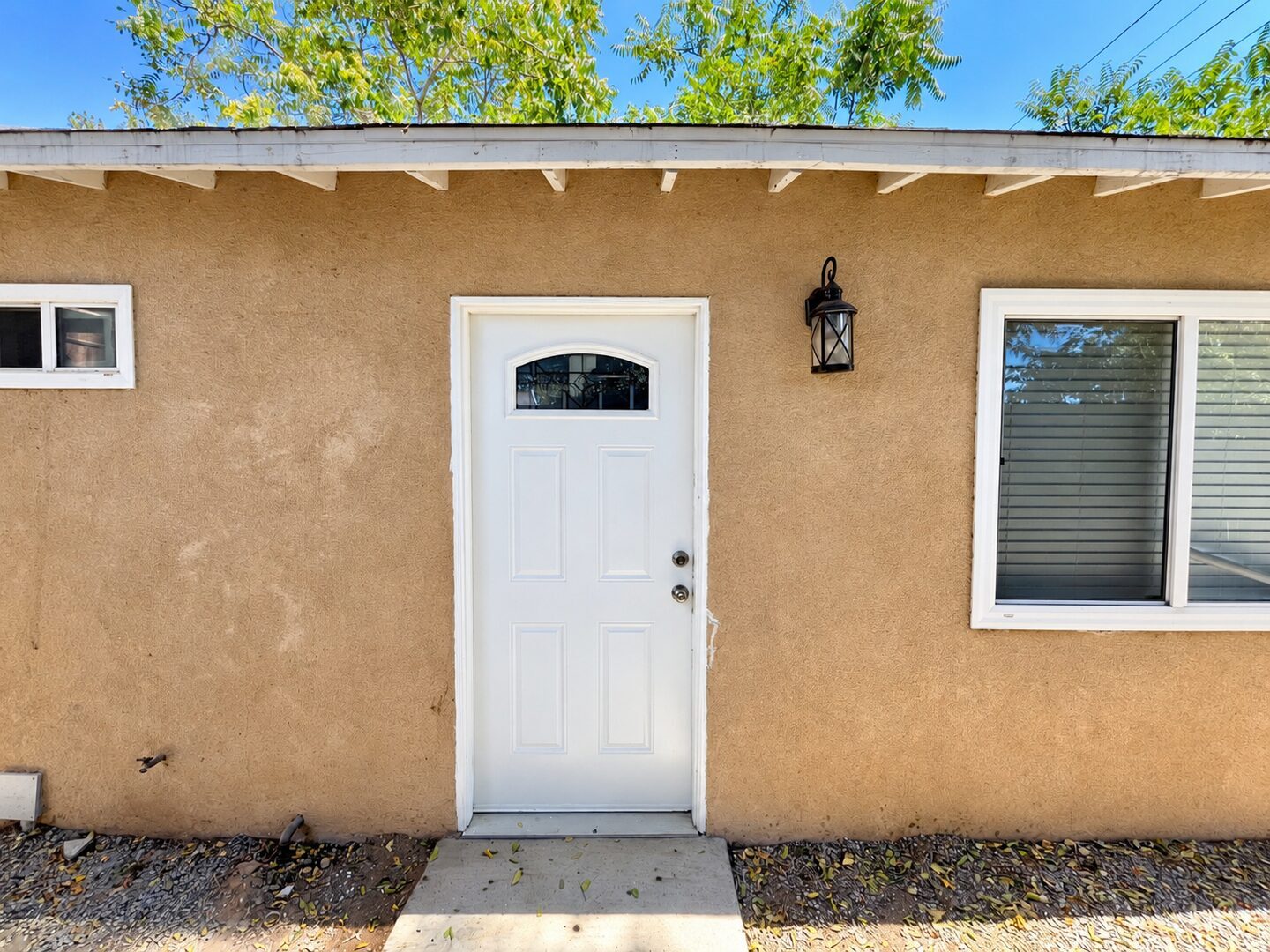 1629 Kendall Drive - San Bernardino - California - 1 bed, 1 bath rental property