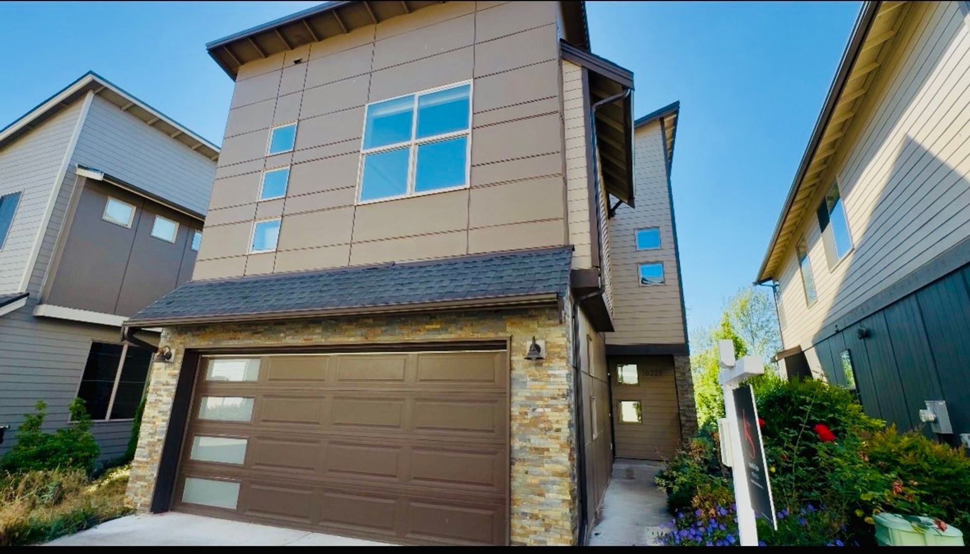 16329 Main View Ln NE - Duvall - Washington - 4 bed, 3.5 bath rental property