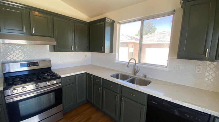 1903 Coral Ct. - Palmdale - California - 4 bed, 2.5 bath rental property