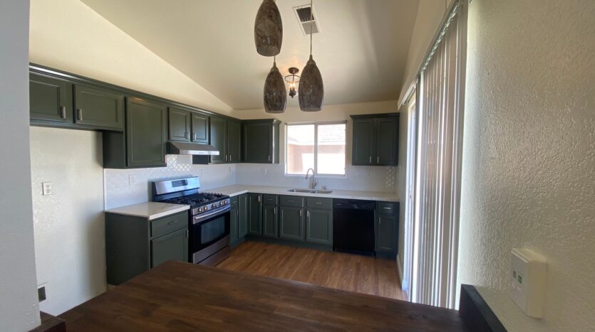 1903 Coral Ct. - Palmdale - California - 4 bed, 2.5 bath rental property