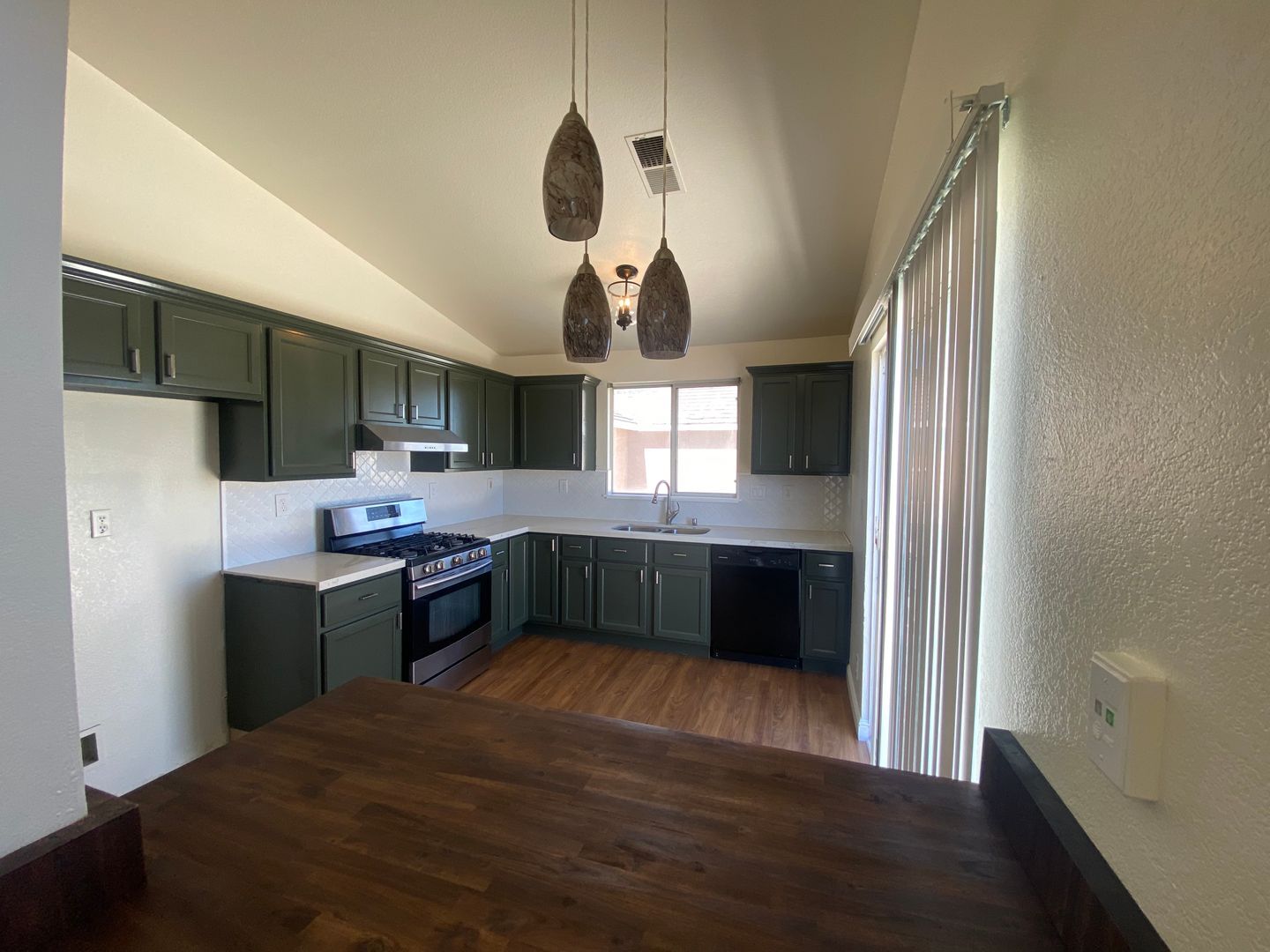1903 Coral Ct. - Palmdale - California - 4 bed, 2.5 bath rental property