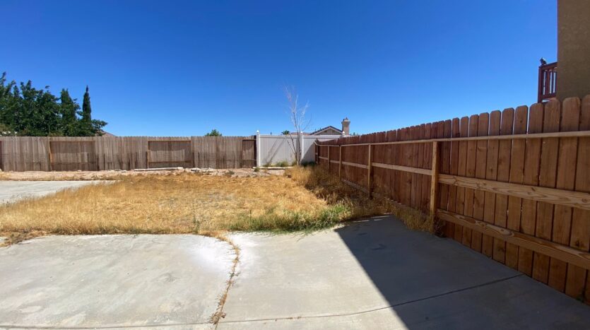 1903 Coral Ct. - Palmdale - California - 4 bed, 2.5 bath rental property