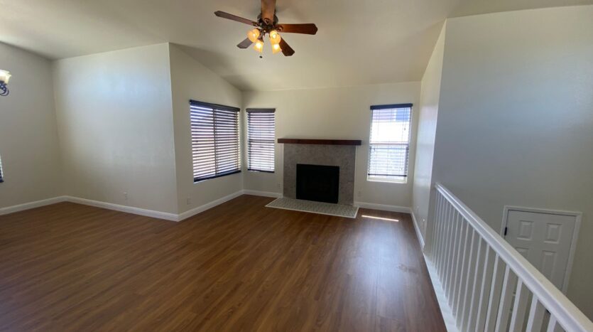 1903 Coral Ct. - Palmdale - California - 4 bed, 2.5 bath rental property