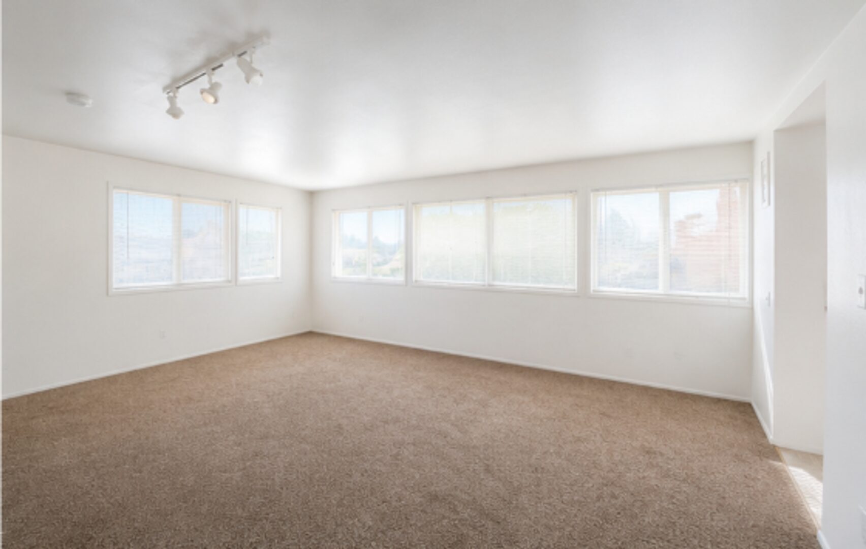 1911 26th St - Everett - Washington - 1 bath rental property