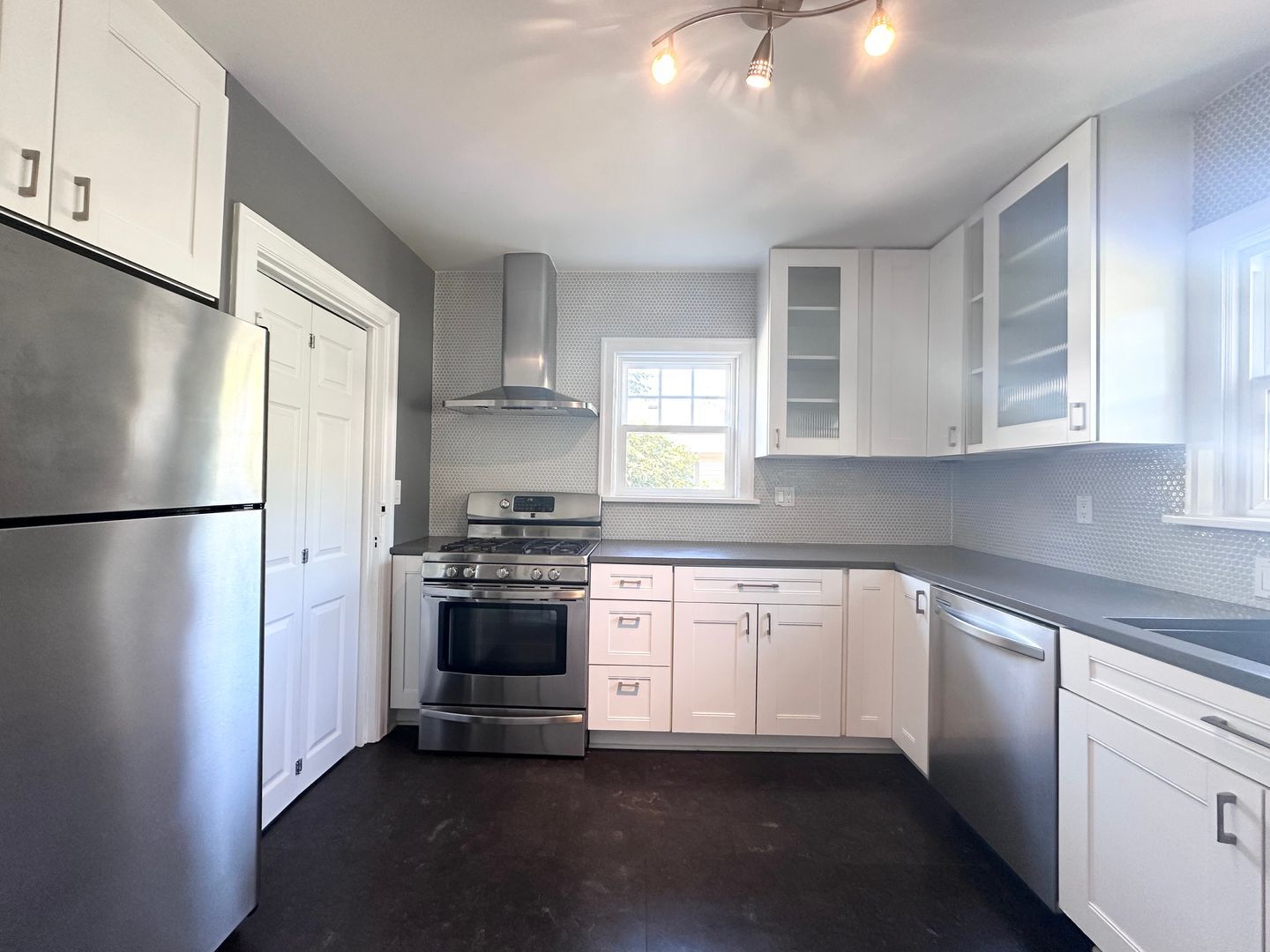 1928 NE 64th Avenue - Portland - Oregon - 3 bed, 2 bath rental property