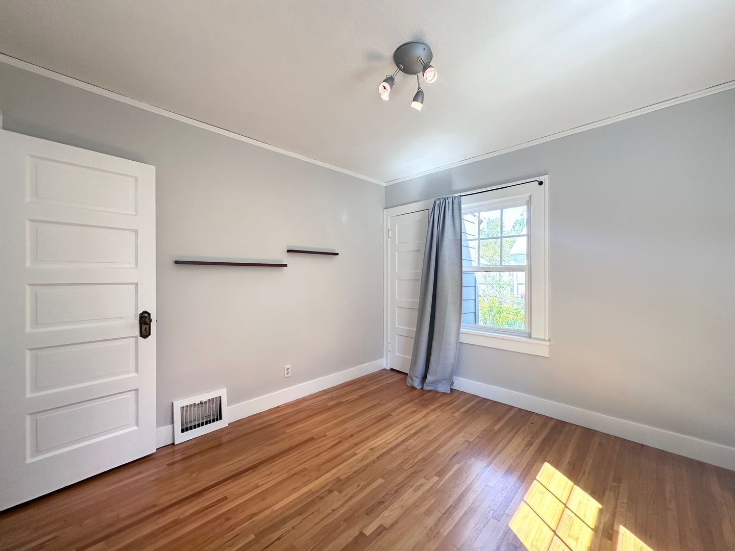 1928 NE 64th Avenue - Portland - Oregon - 3 bed, 2 bath rental property