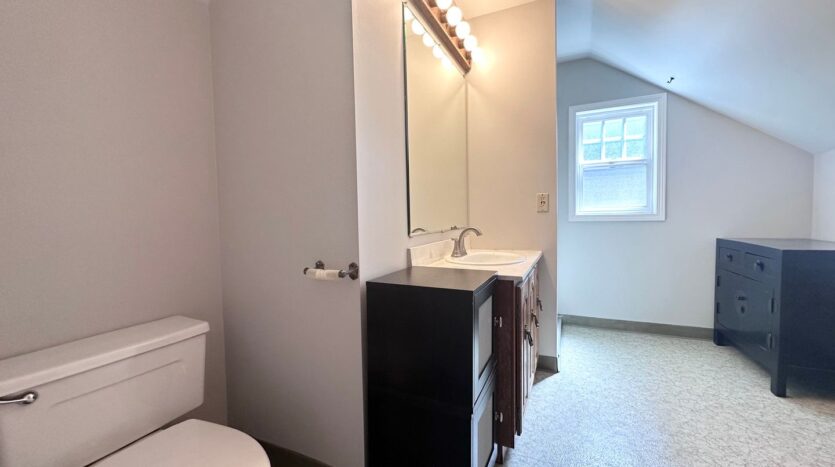 1928 NE 64th Avenue - Portland - Oregon - 3 bed, 2 bath rental property