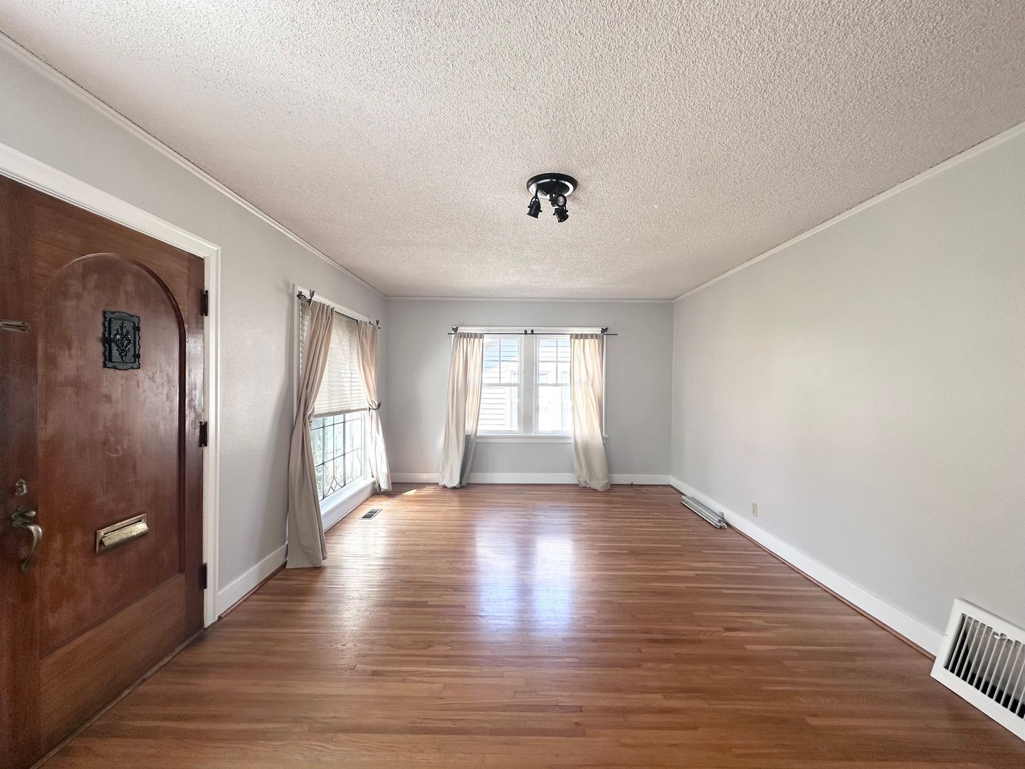 1928 NE 64th Avenue - Portland - Oregon - 3 bed, 2 bath rental property