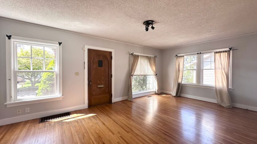 1928 NE 64th Avenue - Portland - Oregon - 3 bed, 2 bath rental property