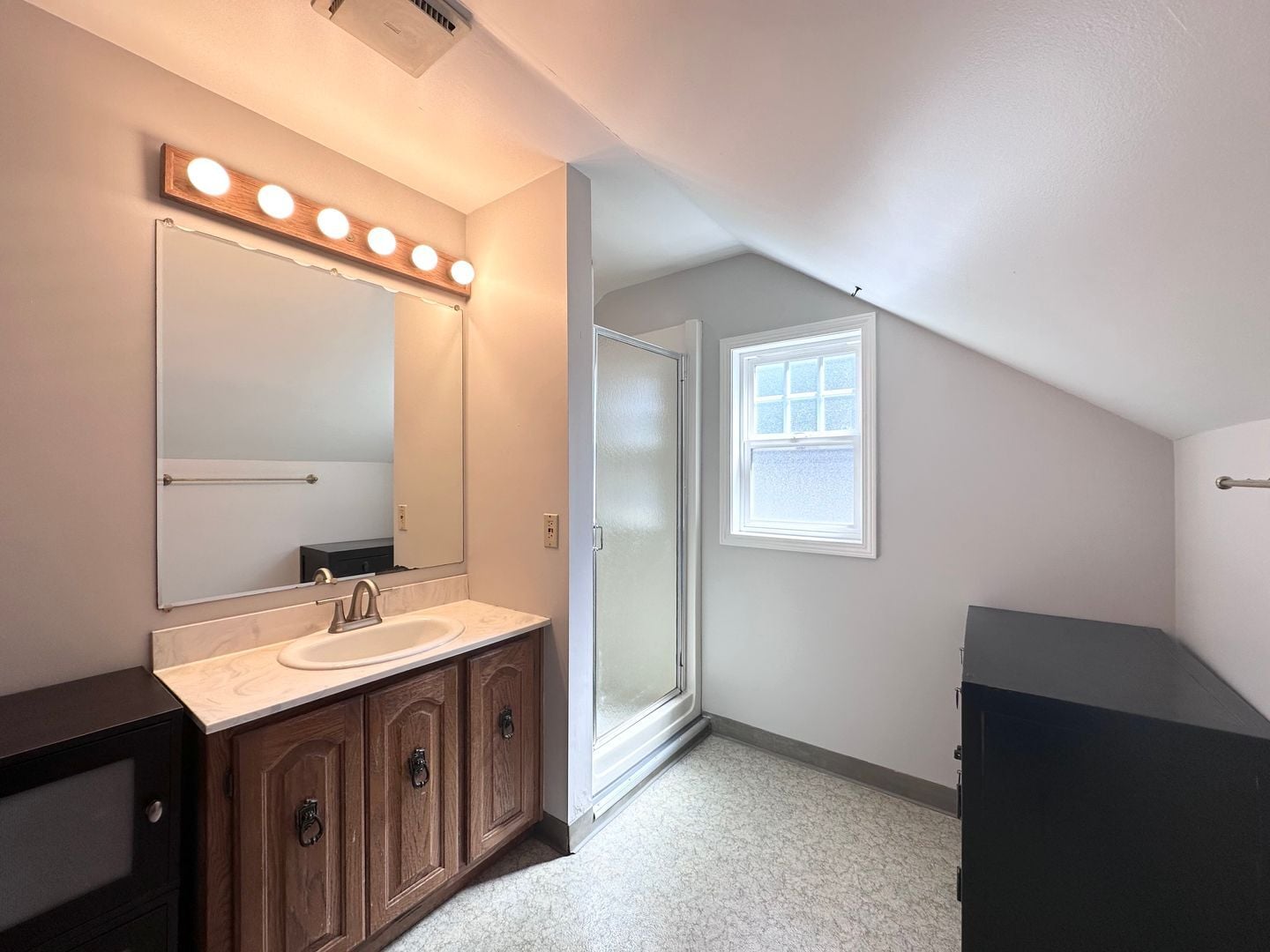 1928 NE 64th Avenue - Portland - Oregon - 3 bed, 2 bath rental property