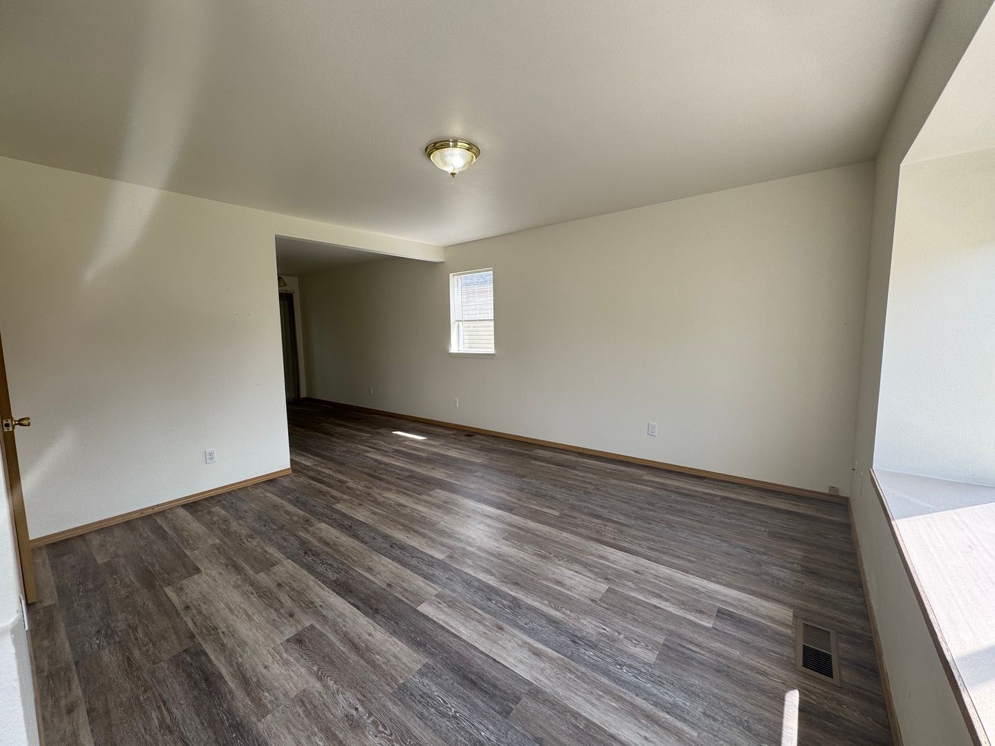 2001 Texas Street - D - Bellingham - Washington - 2 bed, 1.5 bath rental property