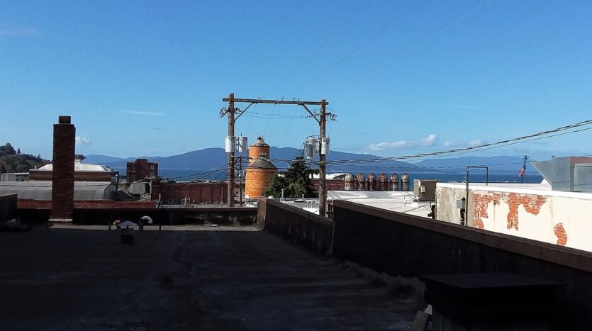 209 1/2 W Holly St - Bellingham - Washington - 2 bed, 1 bath rental property