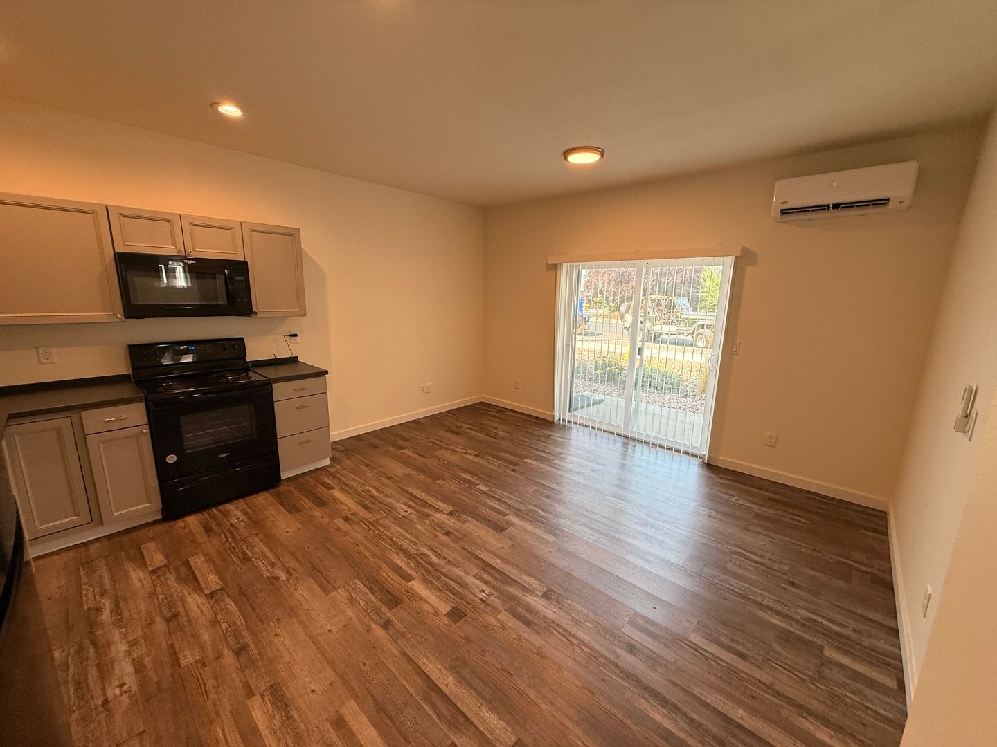 2304 - 2384 NW 8th St - Redmond - Oregon - 1 bed, 1 bath rental property