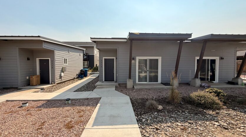 2304 - 2384 NW 8th St - Redmond - Oregon - 1 bed, 1 bath rental property