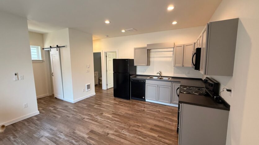 2304 - 2384 NW 8th St - Redmond - Oregon - 1 bed, 1 bath rental property