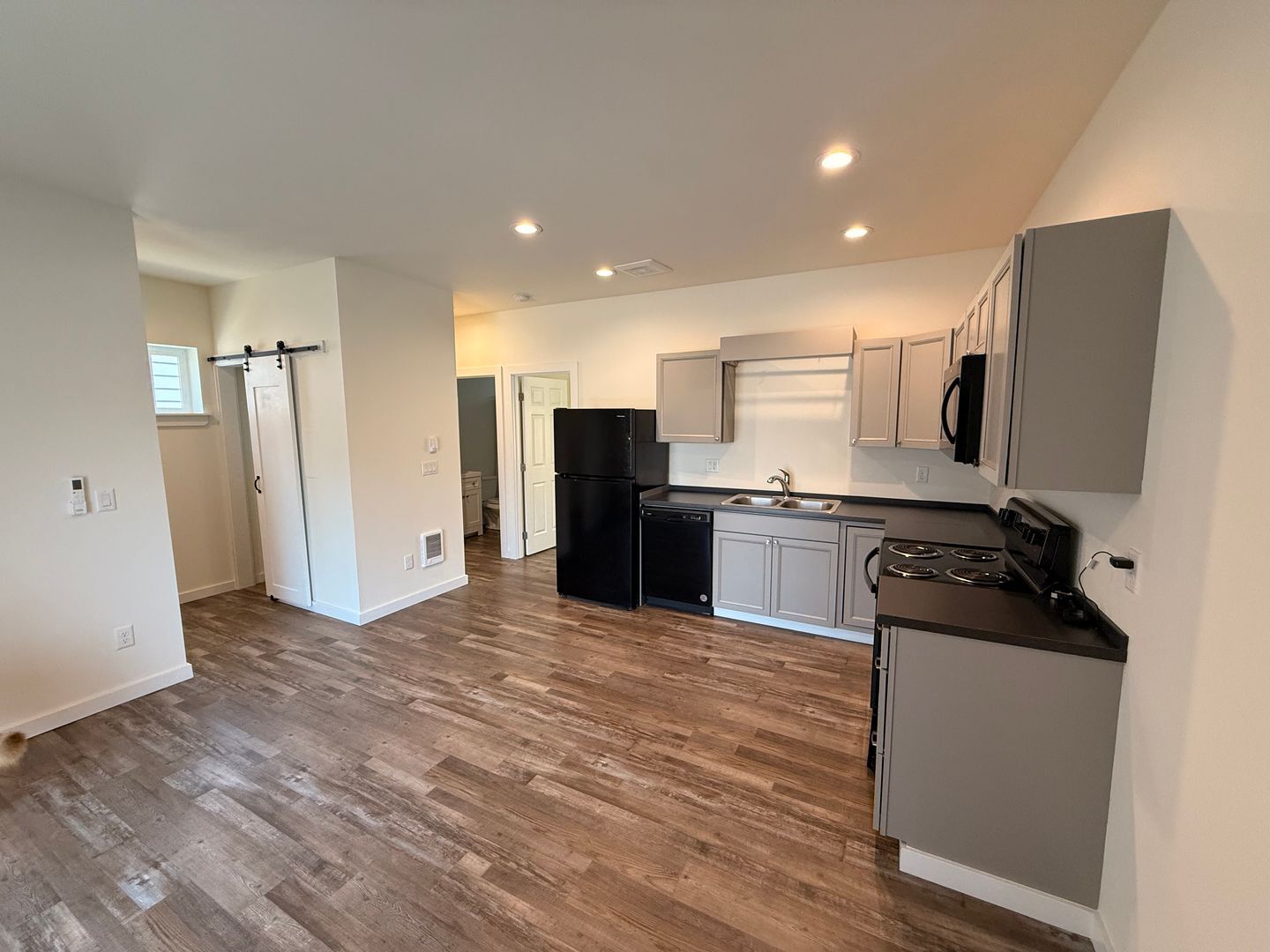 2304 - 2384 NW 8th St - Redmond - Oregon - 1 bed, 1 bath rental property