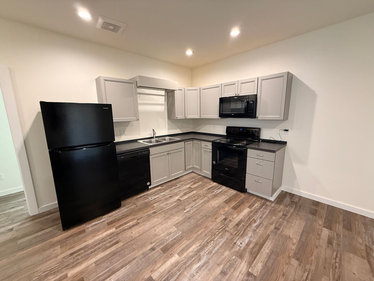 2304 - 2384 NW 8th St - Redmond - Oregon - 1 bed, 1 bath rental property
