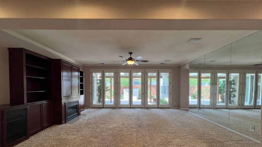 2456 E Marquise Ct - Fresno - California - 3 bed, 2 bath rental property