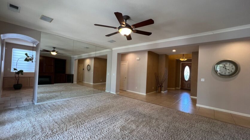 2456 E Marquise Ct - Fresno - California - 3 bed, 2 bath rental property
