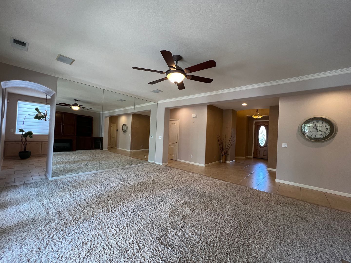2456 E Marquise Ct - Fresno - California - 3 bed, 2 bath rental property