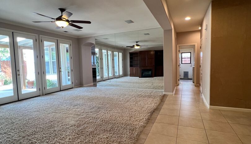 2456 E Marquise Ct - Fresno - California - 3 bed, 2 bath rental property