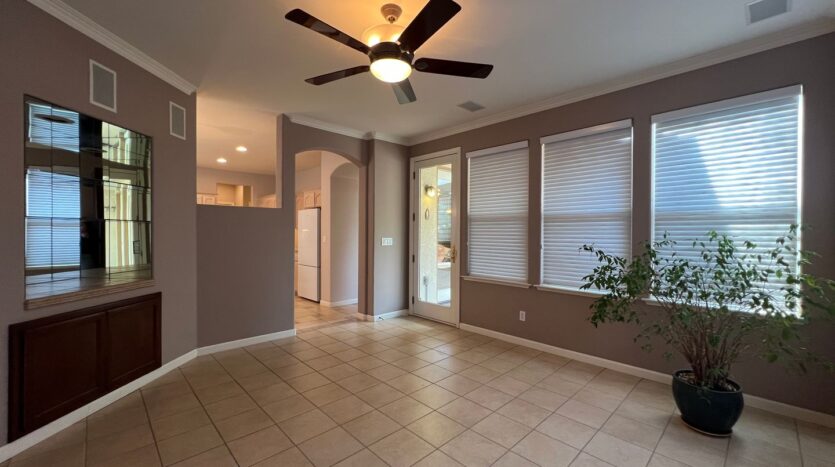 2456 E Marquise Ct - Fresno - California - 3 bed, 2 bath rental property