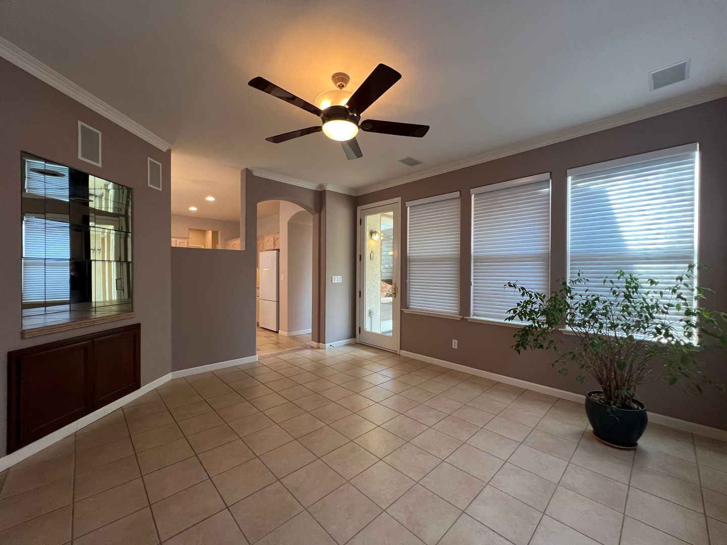 2456 E Marquise Ct - Fresno - California - 3 bed, 2 bath rental property