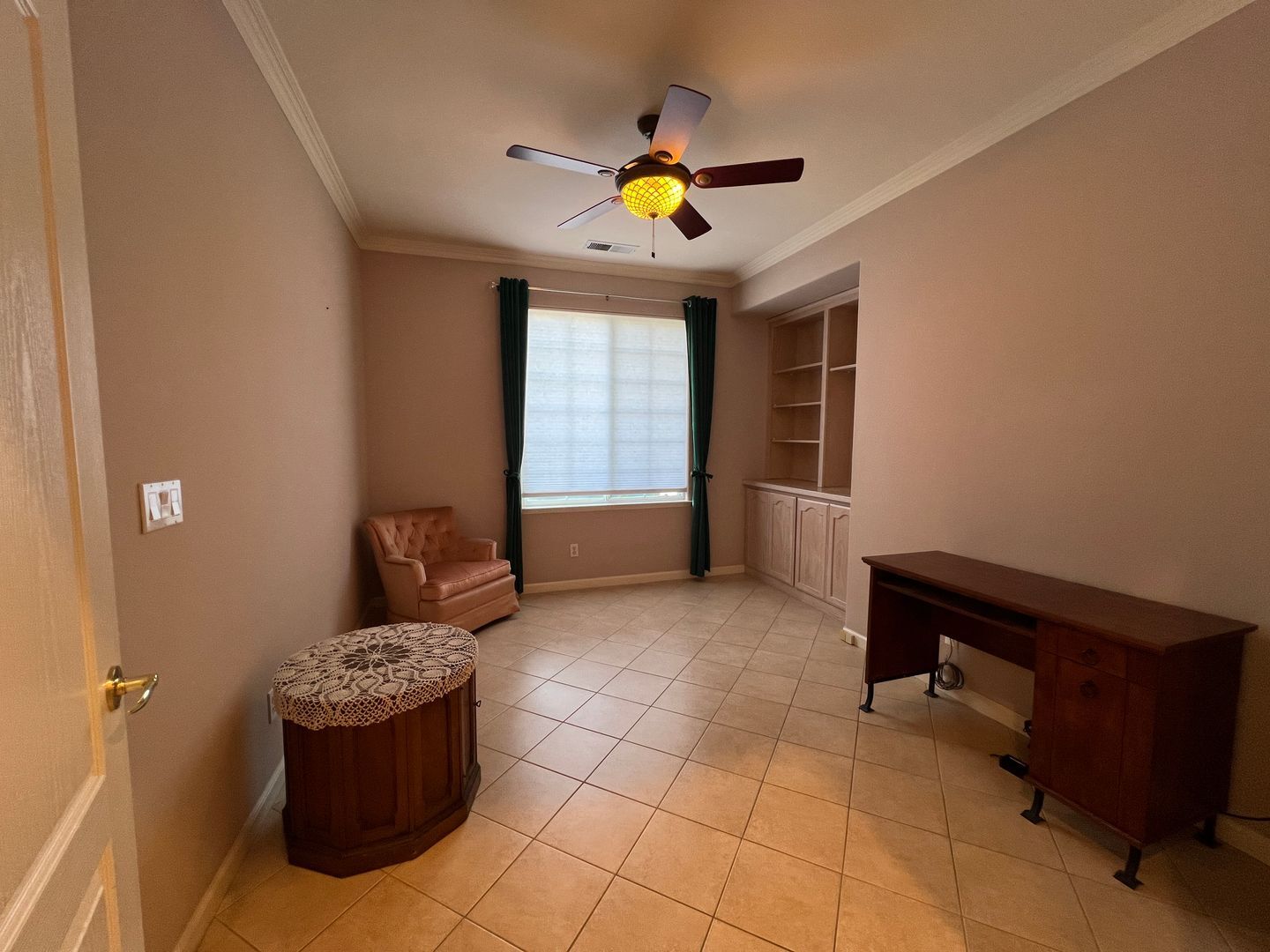2456 E Marquise Ct - Fresno - California - 3 bed, 2 bath rental property