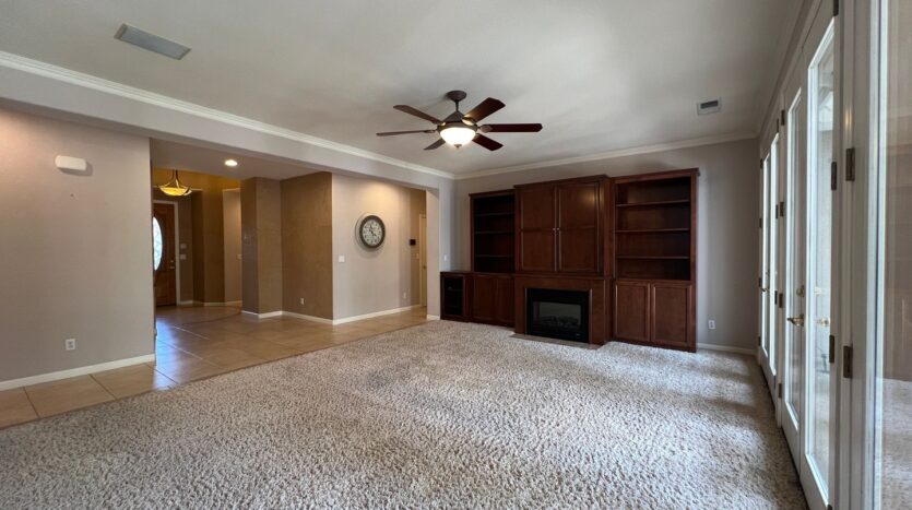 2456 E Marquise Ct - Fresno - California - 3 bed, 2 bath rental property