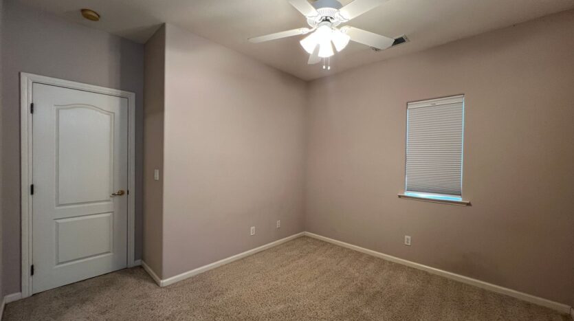 2456 E Marquise Ct - Fresno - California - 3 bed, 2 bath rental property