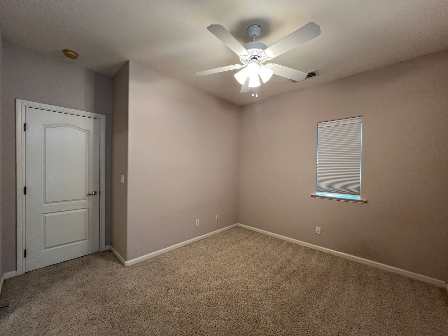 2456 E Marquise Ct - Fresno - California - 3 bed, 2 bath rental property