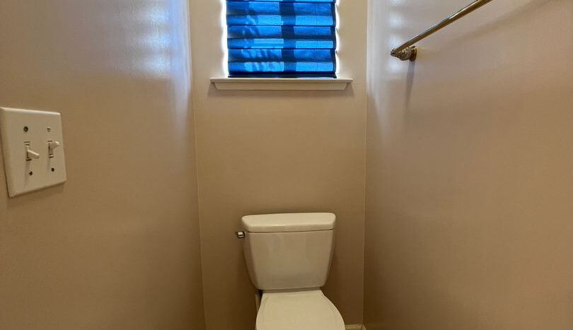 2456 E Marquise Ct - Fresno - California - 3 bed, 2 bath rental property
