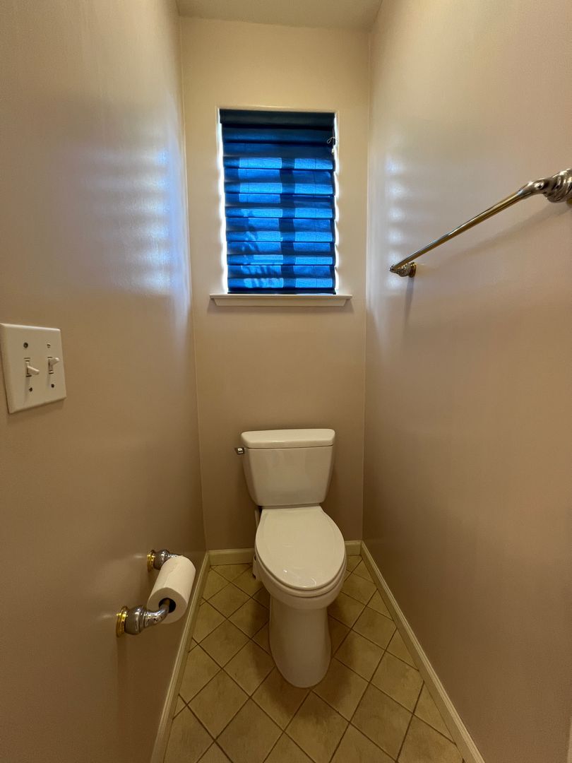 2456 E Marquise Ct - Fresno - California - 3 bed, 2 bath rental property