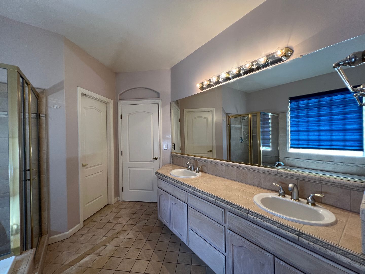 2456 E Marquise Ct - Fresno - California - 3 bed, 2 bath rental property