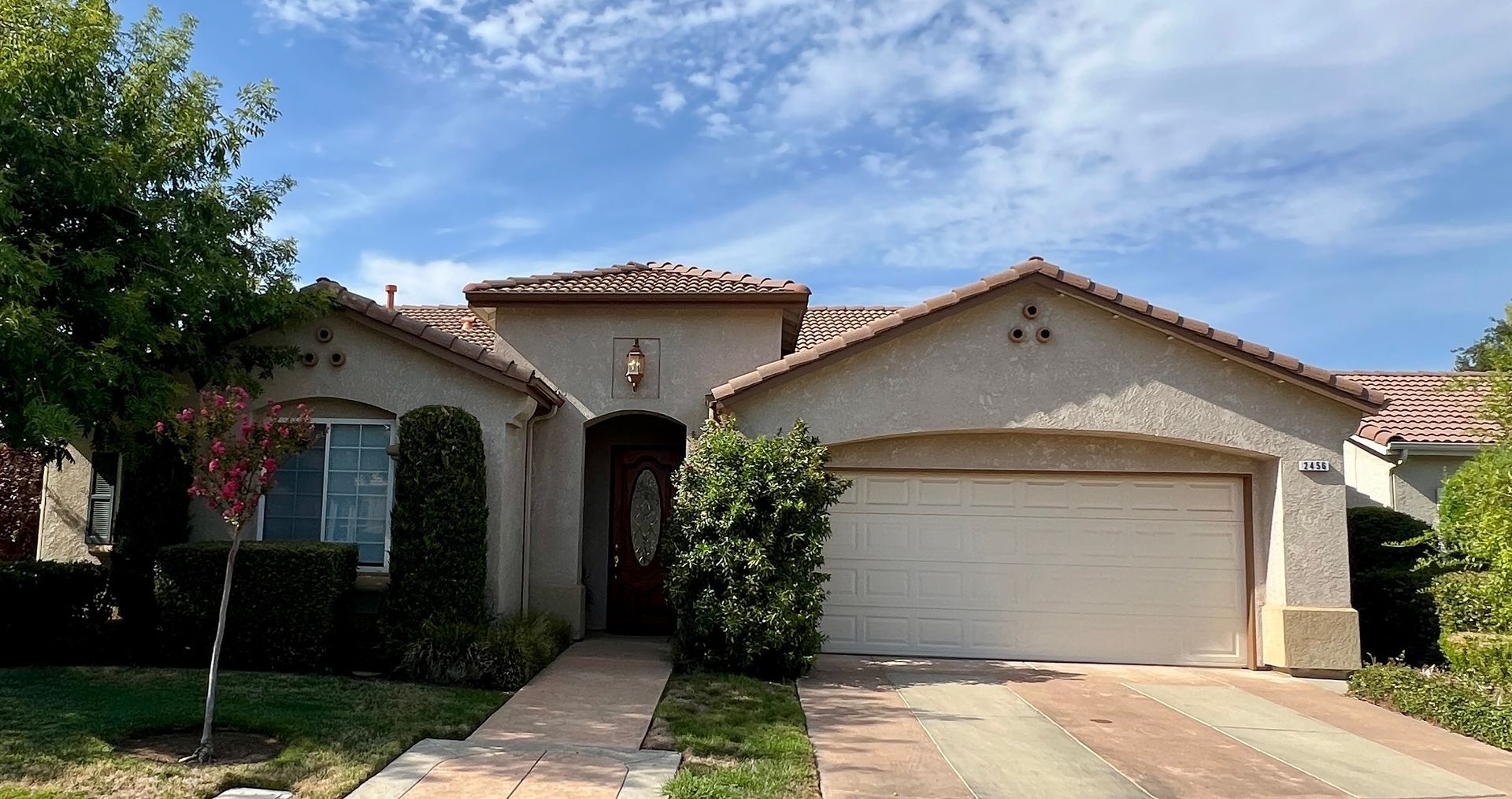 2456 E Marquise Ct - Fresno - California - 3 bed, 2 bath rental property