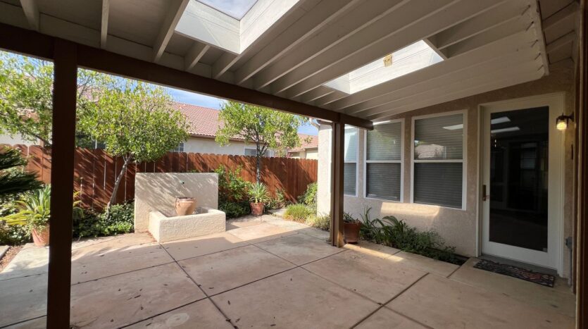 2456 E Marquise Ct - Fresno - California - 3 bed, 2 bath rental property