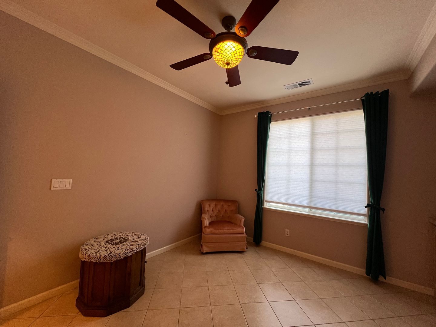 2456 E Marquise Ct - Fresno - California - 3 bed, 2 bath rental property